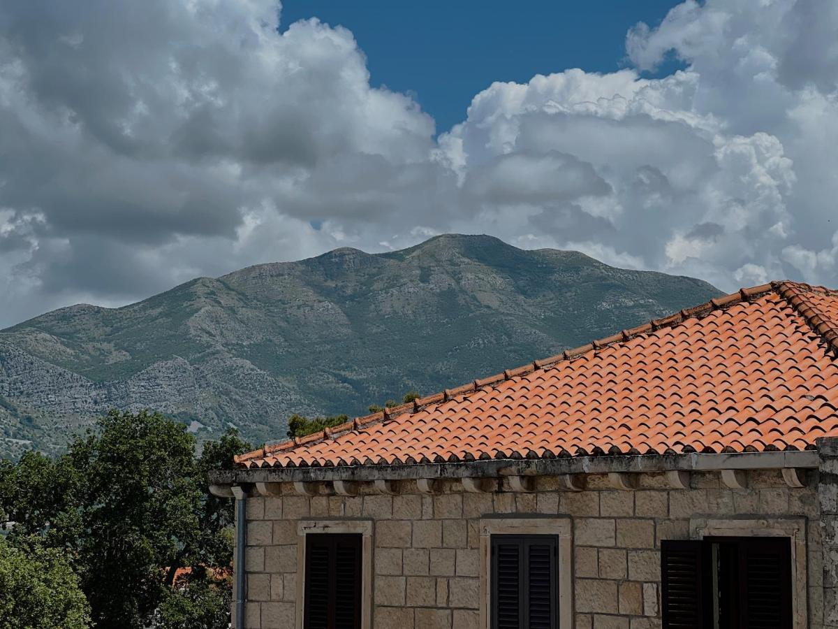 Dawn & Dusk - Modern Two Bedroom Apartment With Mountain Views Cilipi Exterior photo