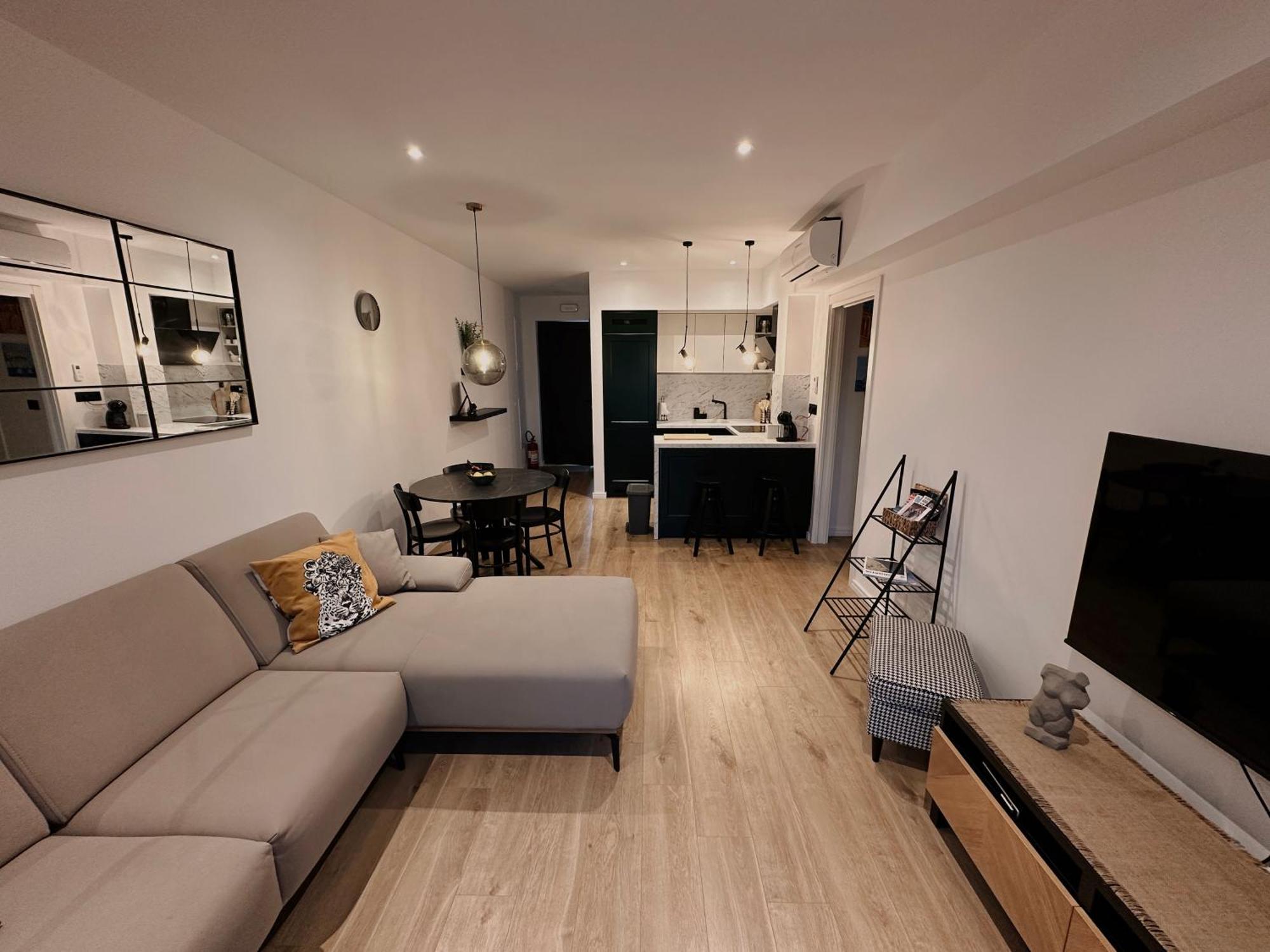 Dawn & Dusk - Modern Two Bedroom Apartment With Mountain Views Cilipi Exterior photo
